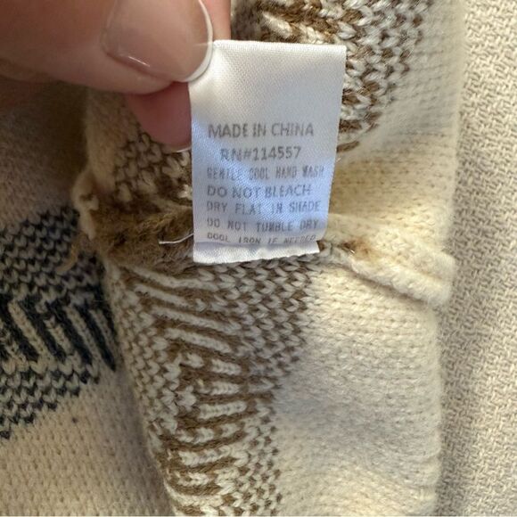 THML Chevron Print V-neck Knit Sweater - Picture 8 of 8